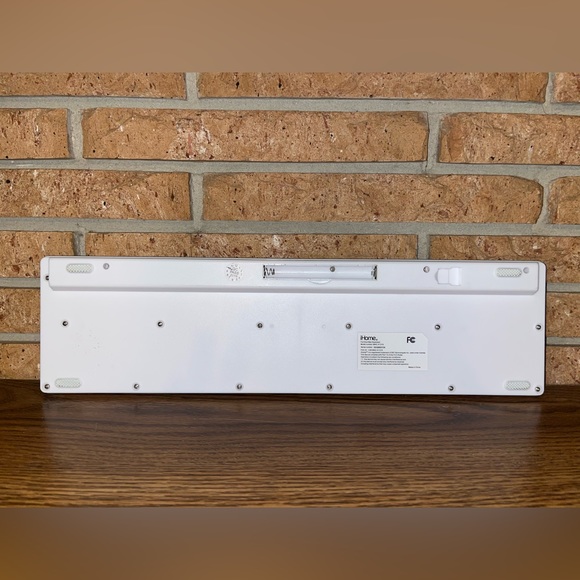 iHome Wireless Keyboard - Picture 3 of 5